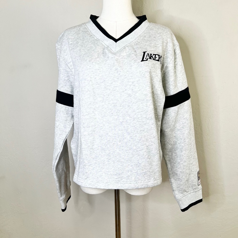 LA Lakers Mitchell & Ness Sweatshirt NBA V-Neck Cropped Womens Medium Gray NEW